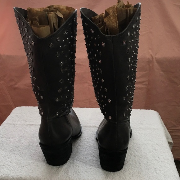 High boot - Picture 2 of 3